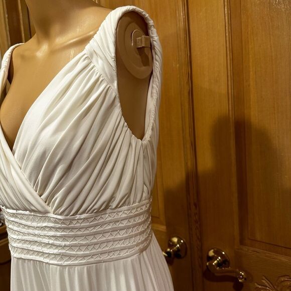 Ivy + Blu White Sleeveless V-Neck Pleated Dress SZ 8 - Picture 6 of 10